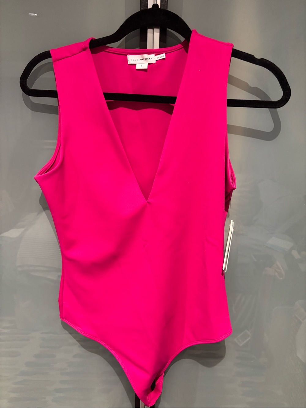 Good American Hot Pink V-Neck Sleeveless Bodysuit NWT - Picture 1 of 6